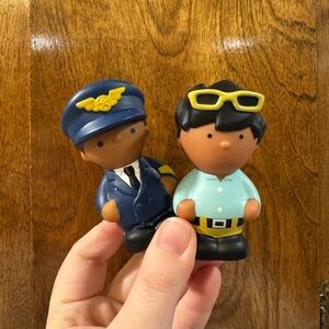 2 little people figurines